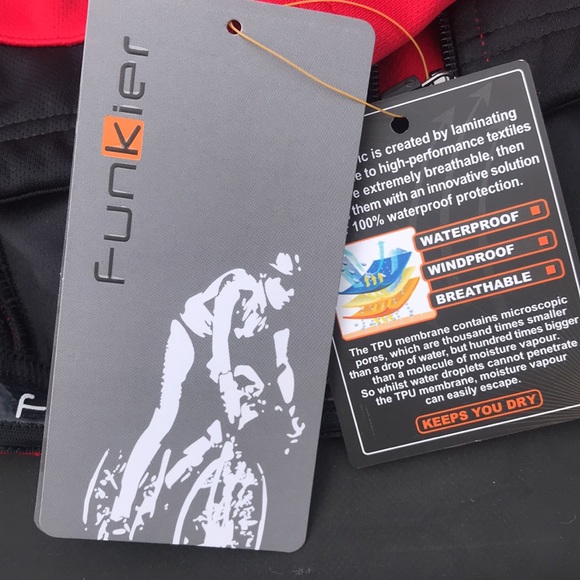 Funkier Nike jacket size small - Picture 3 of 7